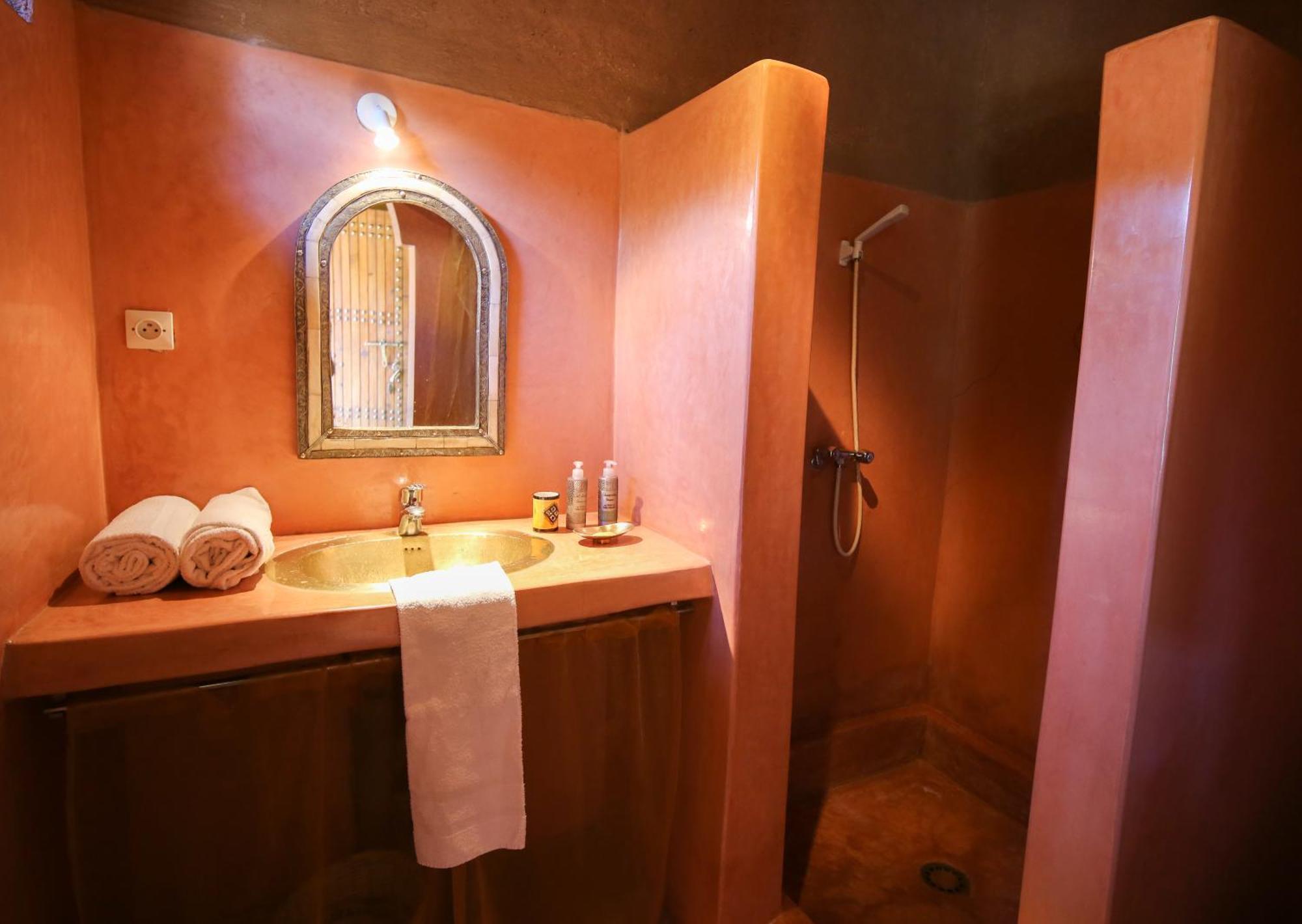 ホテル Dar Sofar アグツ 部屋 写真